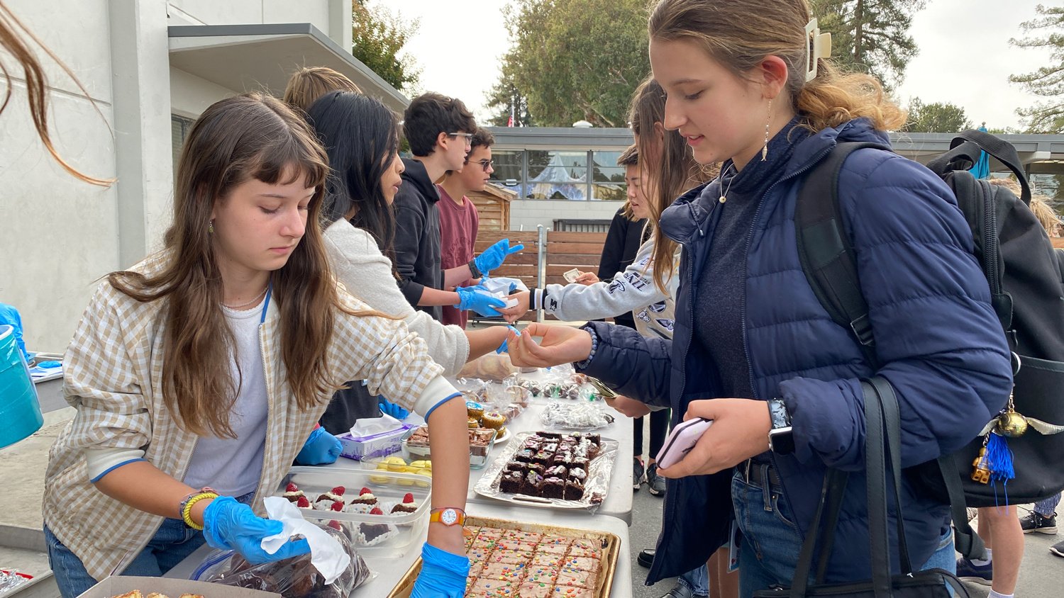 Student Council hosts a bake sale on Willows Campus